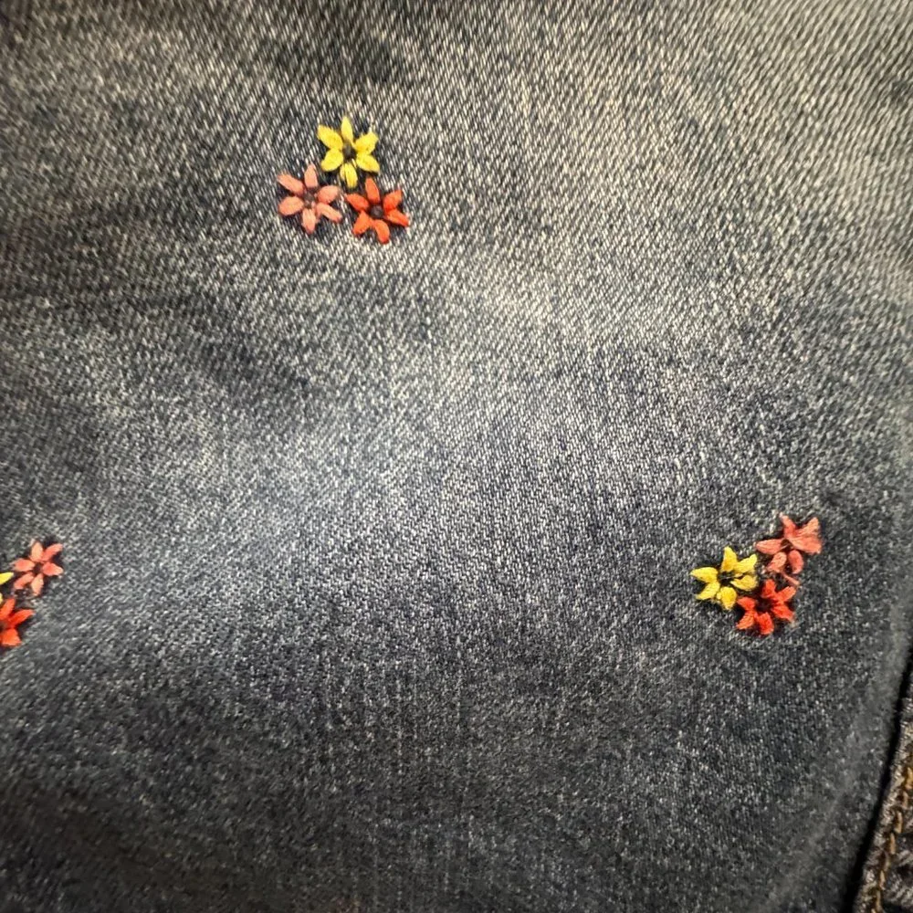 Gap size medium blue embroidered floral denim jacket